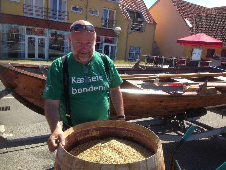 Bonde med t&oslash;nne korn i Arendal