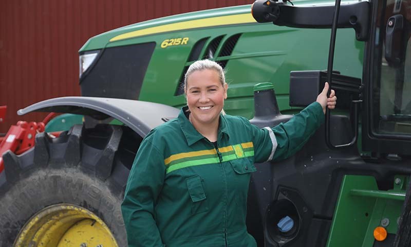 UNG BONDE: Marthe har drevet Randby gården og vært melkebonde siden hun var 24 år gammel.