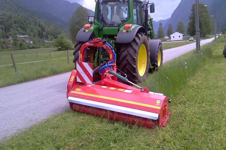Kverneland FHP. Perfekt for klipping av vei- og grøftekanter, i frukthager og på beiter. Kverneland FHP multiklipper.