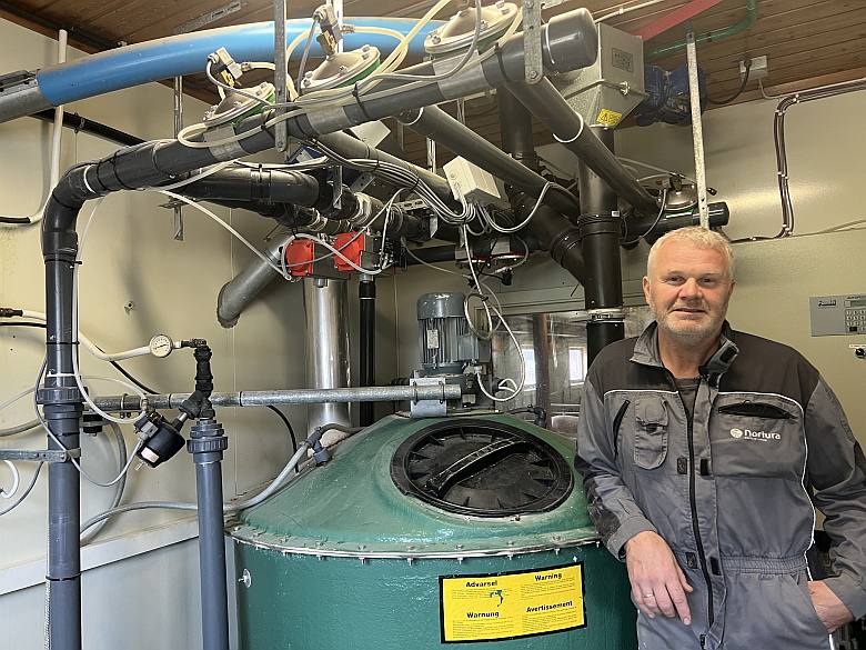 Bonde med v&aring;tf&ocirc;ringsanlegg