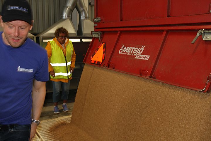 Bollestad og Talberg t&oslash;mmer en kornhenger
