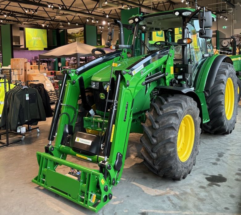 John Deere 5120M