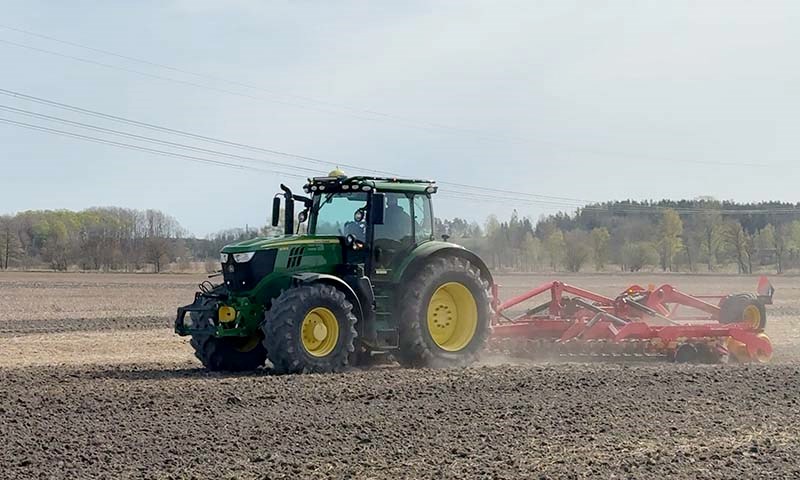 Mer kontroll på jordbearbeidinga med SoilMate Leveler