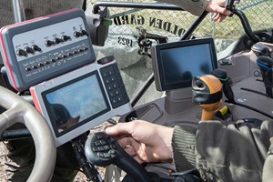 Utnytter avansert utstyr med eldre traktorer