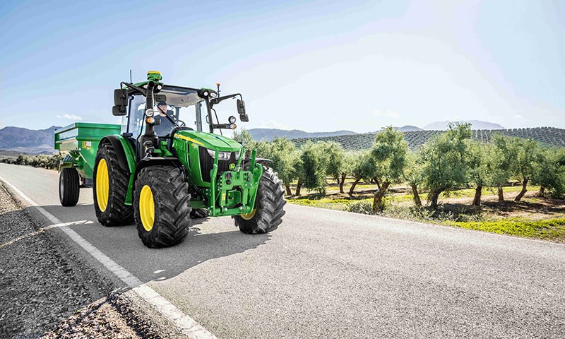 John Deere lanserer ny 5M-traktor