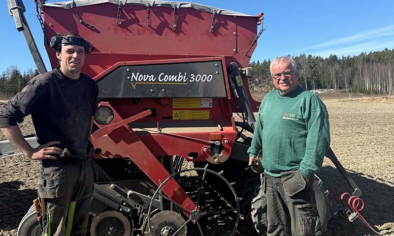 Peder Løvstad og Øyvind Kjølberg forma Tume såmaskin