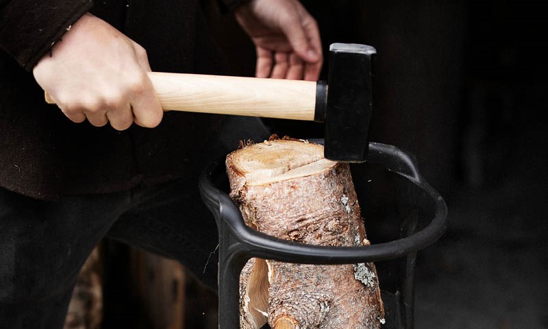 Ved kløyved med Kindling Cracker