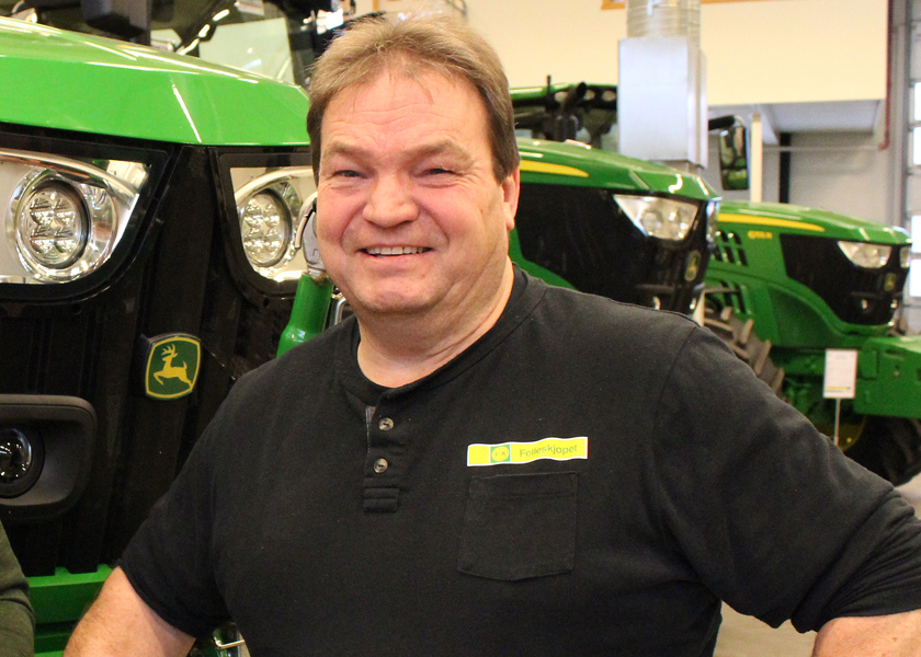 Engasjement: - Gutta gjør en fantastisk jobb, sier verkstedleder Olav Sagen. Engasjement: - Gutta gjør en fantastisk jobb, sier verkstedleder Olav Sagen.