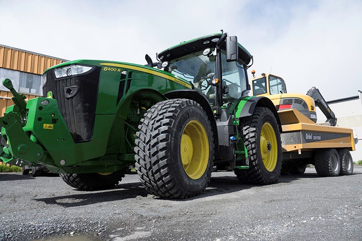 John Deere 8400R