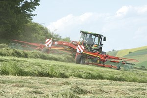 Faste kjørespor i gras