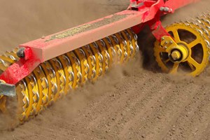 Fjærbrikken en undervurdert detalj på trommelen