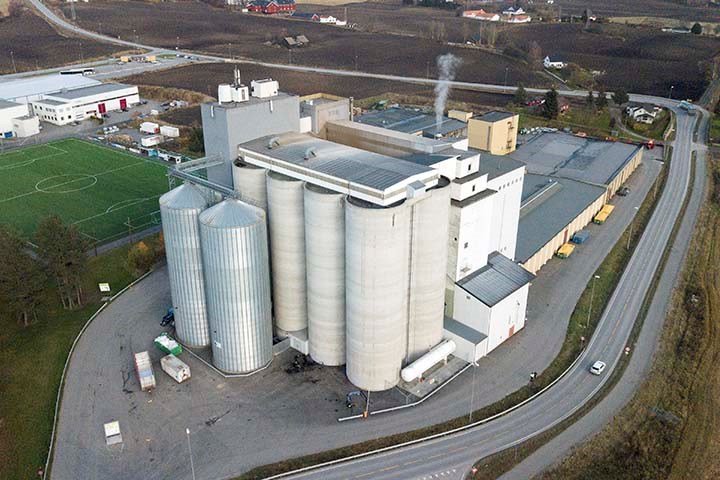 Felleskjøpet kornmottak Lena. Foto