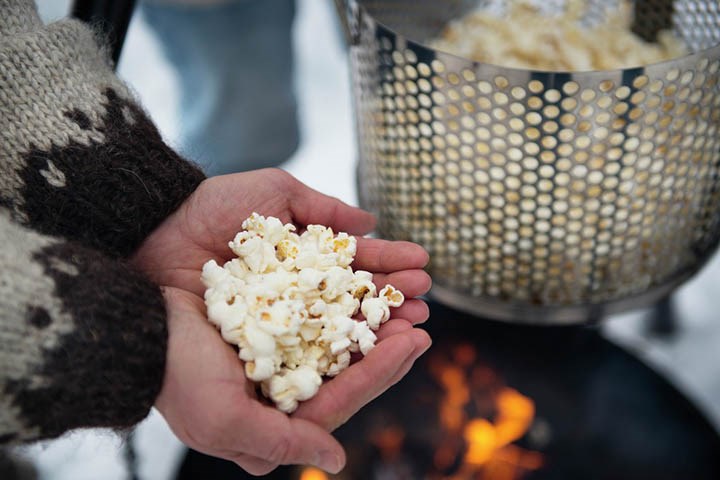 Avbildet: Popcorn på bålpanne